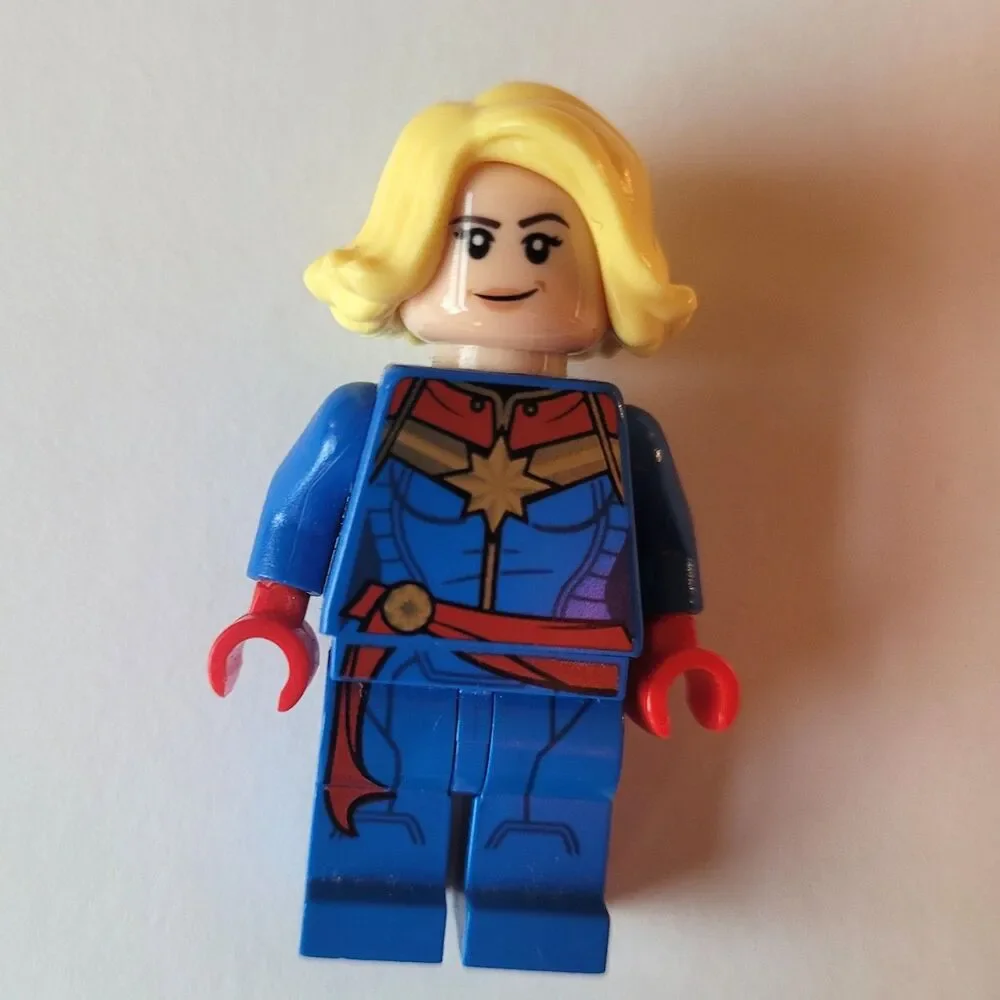 LEGO Captain Marvel Minifigure Carol Danvers sh639